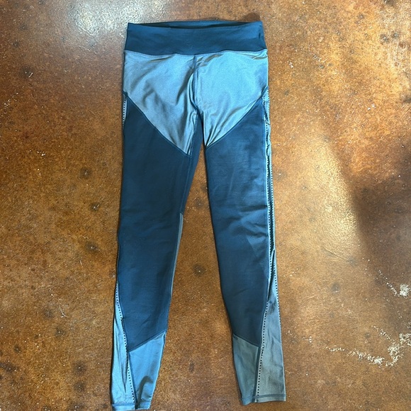 Fabletics leggings - Picture 2 of 3